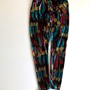 Skimmers satiny colorful leggings
